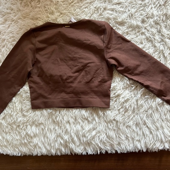 L*SPACE Brown Long Sleeve Cut Out Top NWT Size M - Picture 3 of 4